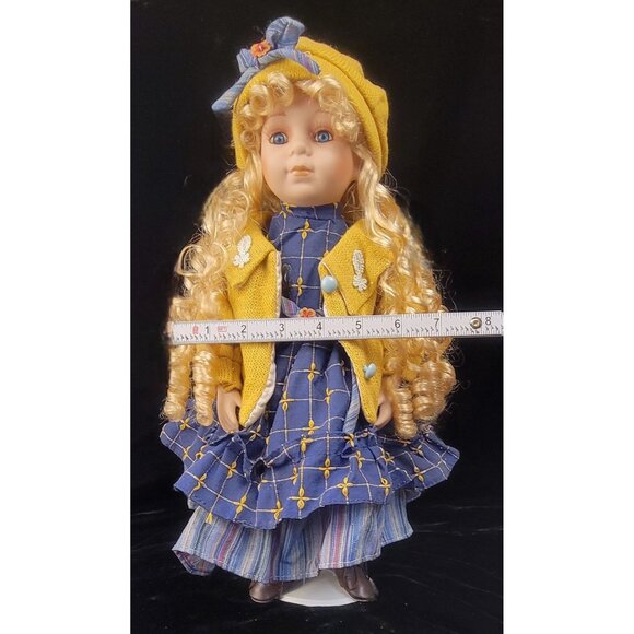 Vintage Debbie by Visconti Porcelain Doll from the Debbie Doll Collection - Picture 14 of 16